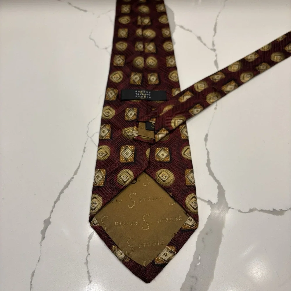 VTG Robert Talbott Men's Silk Tie Burgundy Gold Geometric Diamond Medallion USA
